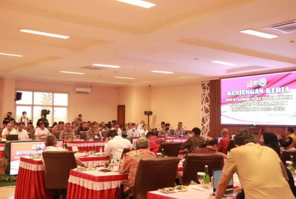 KEPALA BARETA MENGHADIRI KUNJUNGAN KERJA KOMISI III DPR RI DI PROVINSI KALIMANTAN TIMUR
