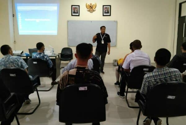 AREA MANAGER PT. BINTANG TOEDJOE KALTIMTARA MENJADI NARASUMBER SESI KELOMPOK UMUM