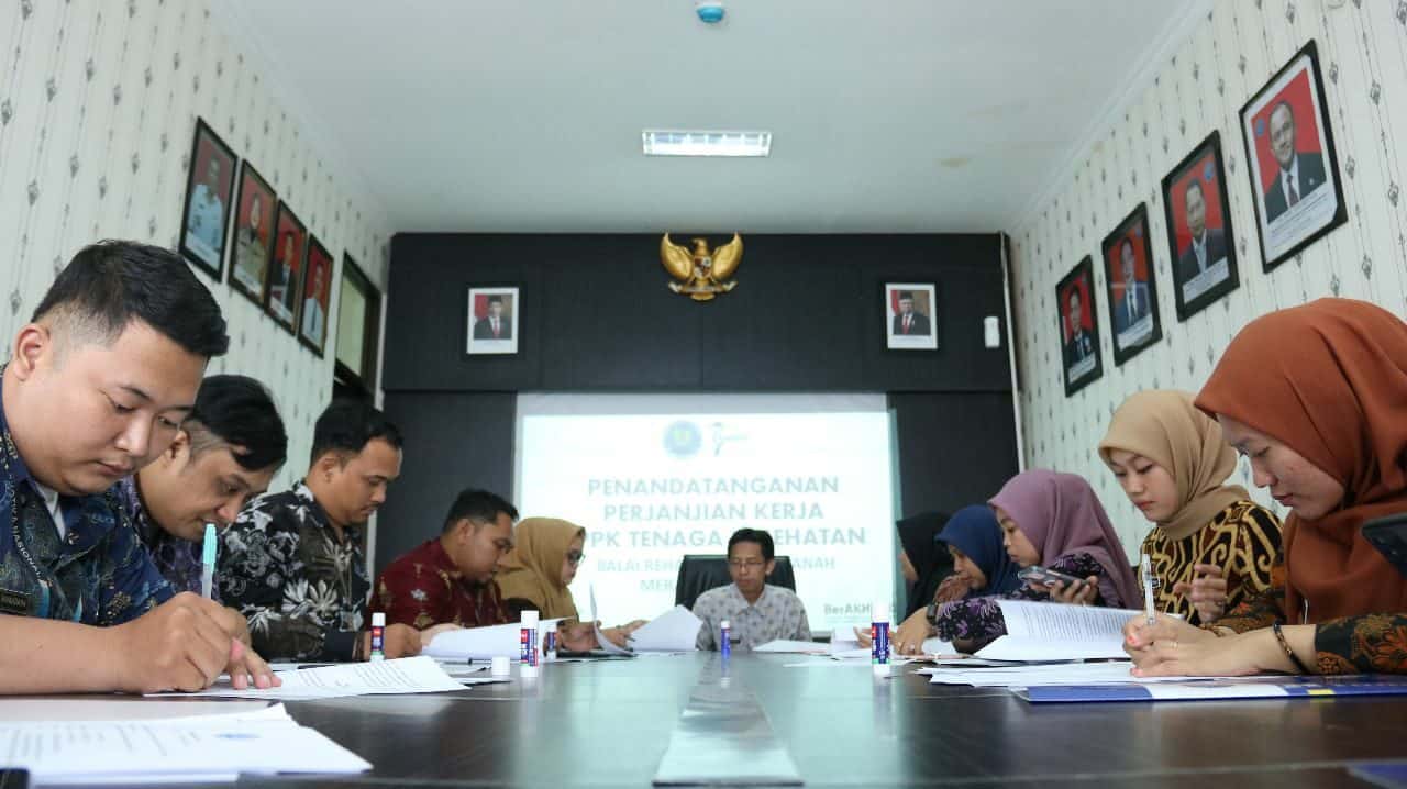 PENANDATANGANAN PERJANJIAN KERJA PPPK TENAGA KESEHATAN PENANDATANGANAN PERJANJIAN KERJA PPPK TENAGA KESEHATAN