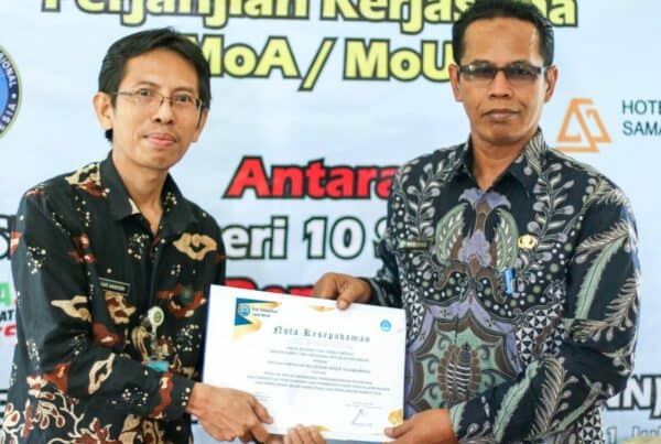 SMK NEGERI 10 SAMARINDA SIAP MENGIRIMKAN TENAGA PROFESIONAL UNTUK MENAMBAH KETERAMPILAN KLIEN BARETA SMK NEGERI 10 SAMARINDA SIAP MENGIRIMKAN TENAGA PROFESIONAL UNTUK MENAMBAH KETERAMPILAN KLIEN BARETA