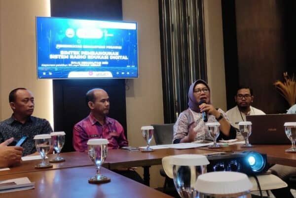 BARETA GELAR BIMTEK PEMBANGUNAN SISTEM RADIO EDUKASI DIGITAL