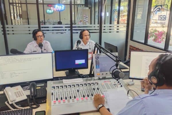 KEPALA BARETA BAHAS PERAN REHABILITASI PADA DIALOG INTERAKTIF RRI SAMARINDA