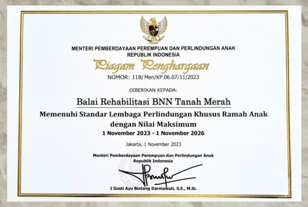 BARETA TERIMA PENGHARGAAN LEMBAGA PERLINDUNGAN KHUSUS RAMAH ANAK DENGAN NILAI MAKSIMUM DARI KEMENTERIAN PPA RI