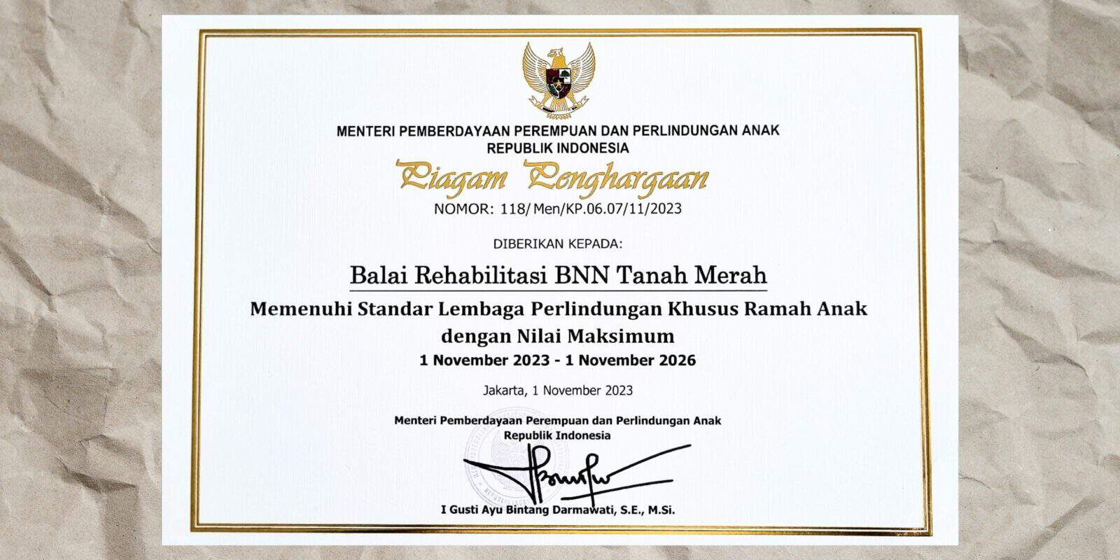 BARETA TERIMA PENGHARGAAN LEMBAGA PERLINDUNGAN KHUSUS RAMAH ANAK DENGAN NILAI MAKSIMUM DARI KEMENTERIAN PPA RI BARETA TERIMA PENGHARGAAN LEMBAGA PERLINDUNGAN KHUSUS RAMAH ANAK DENGAN NILAI MAKSIMUM DARI KEMENTERIAN PPA RI