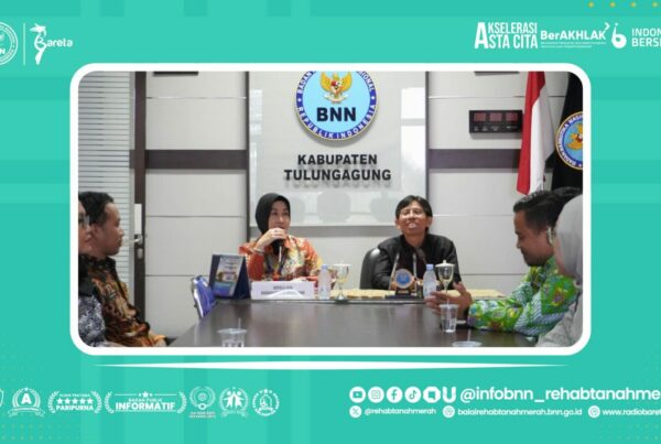 BARETA LAKUKAN PENDAMPINGAN PEMBANGUNAN ZONA INTEGRITAS DI BNN KABUPATEN TULUNGAGUNG